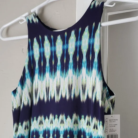 Fitted Tribal printed bodycon dress - Picture 2 of 5